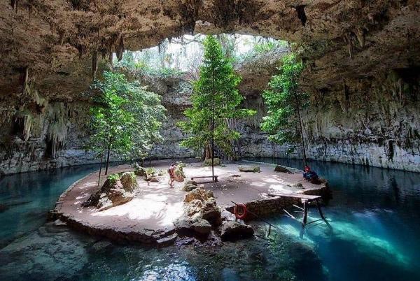 Valladolid, en el hermoso estado de Yucatán, es una ciudad llena de historia, cultura y, por supuesto, impresionantes cenotes.